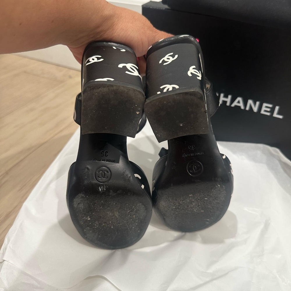 CHANEL Crazy CC Black and White Logo Heels Size 35 - Picture 10 of 15